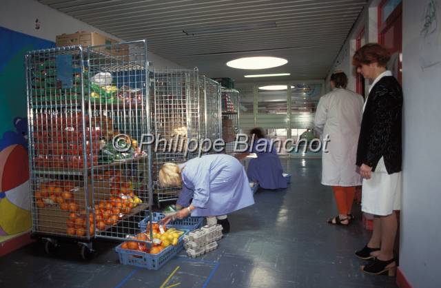 prison 16.JPG - CantineMAF (Maison d'Arrêt des Femmes)Fleury-Mérogis, France